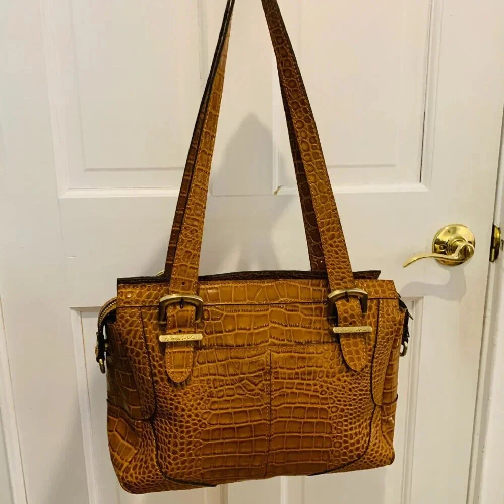 Patricia Nash Womens Leather Aveley Crossbody - Picture 8 of 16